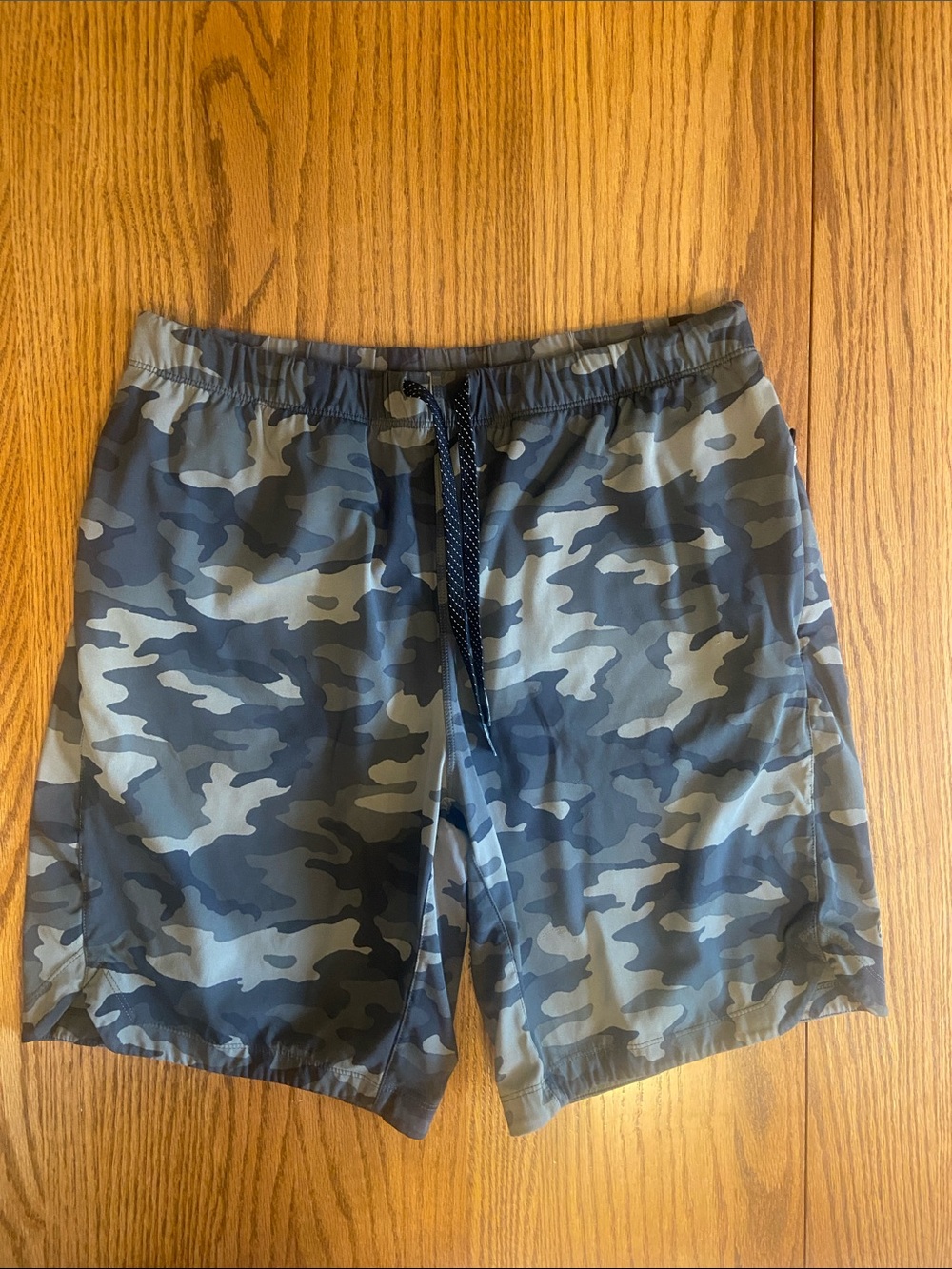 Fabletics Men's Camo Green Shorts, Soft, stretchy Favorite shorts!  9” inseam